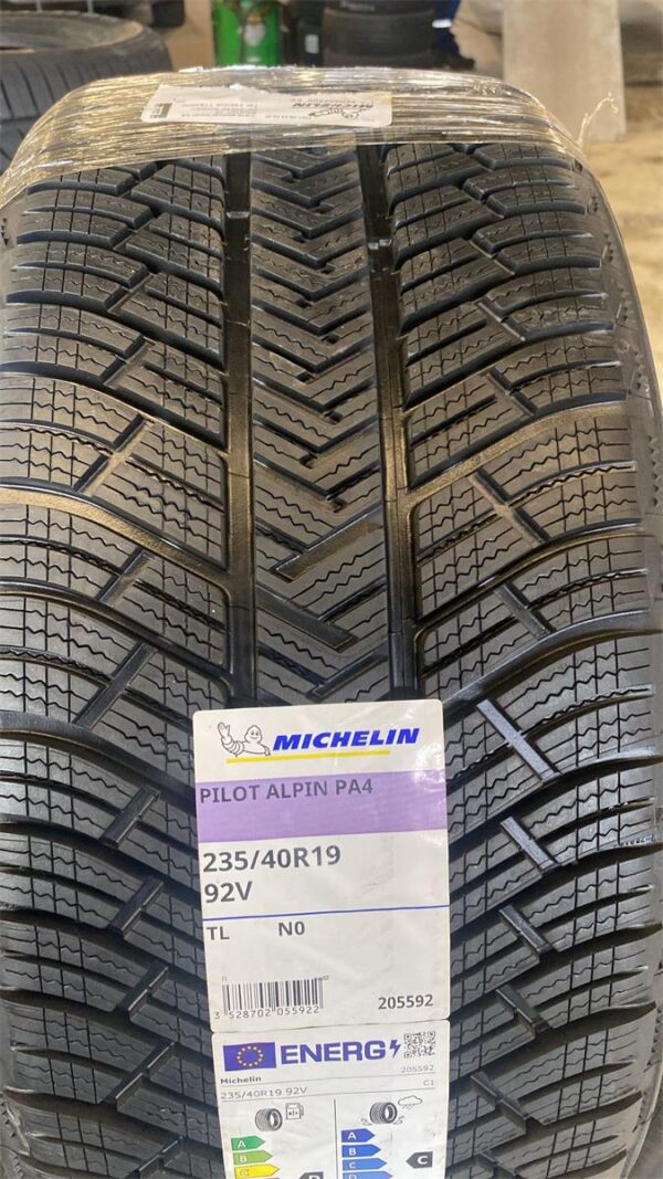 295/30R21 102W Michelin PILOT ALPIN PA4 XL Kitka